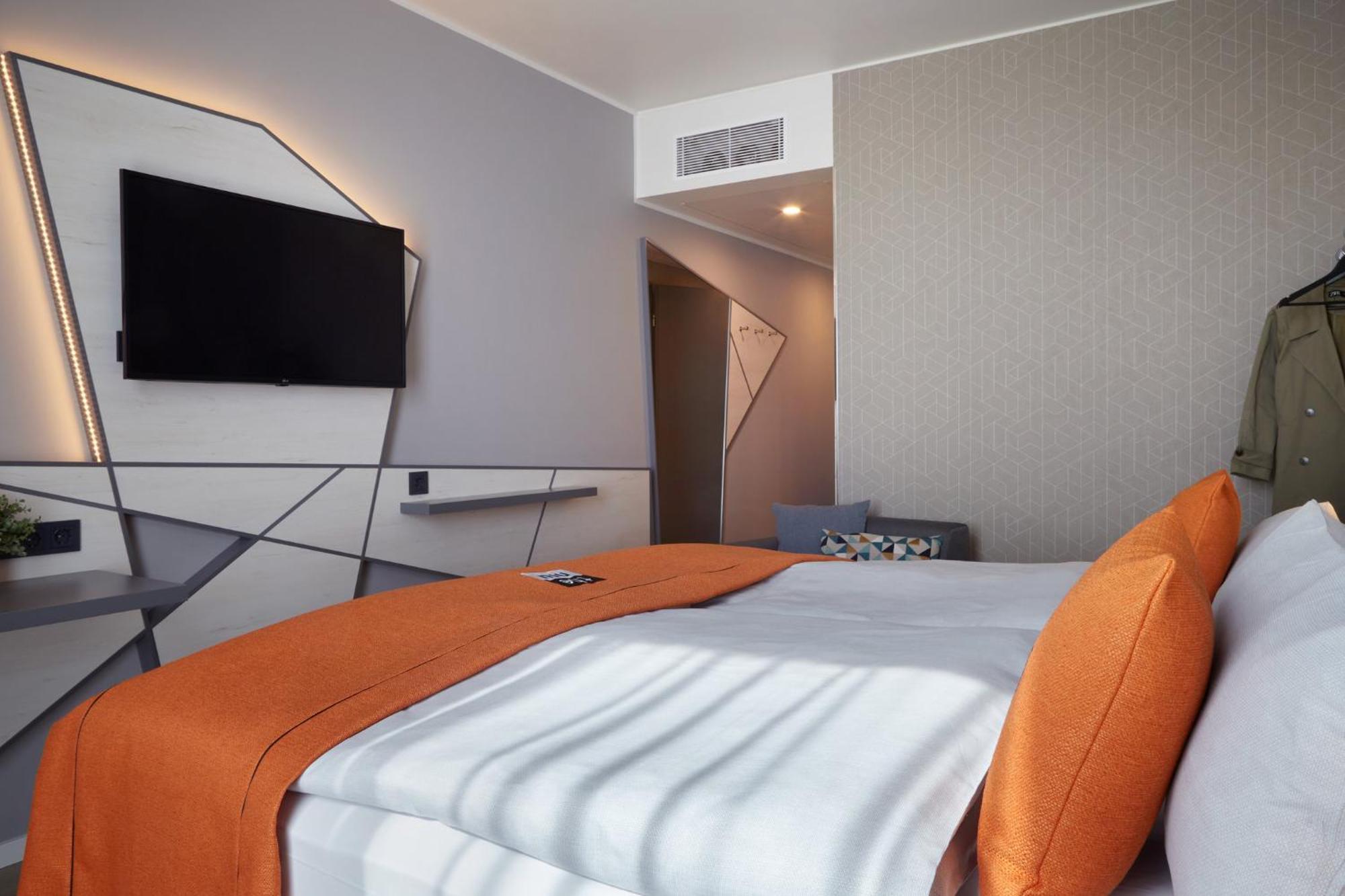 Holiday Inn - The Niu, Hub Dusseldorf Messe By Ihg Екстериор снимка