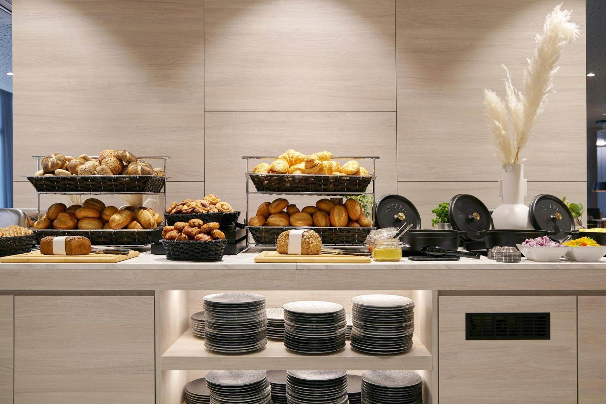 Holiday Inn - The Niu, Hub Dusseldorf Messe By Ihg Екстериор снимка