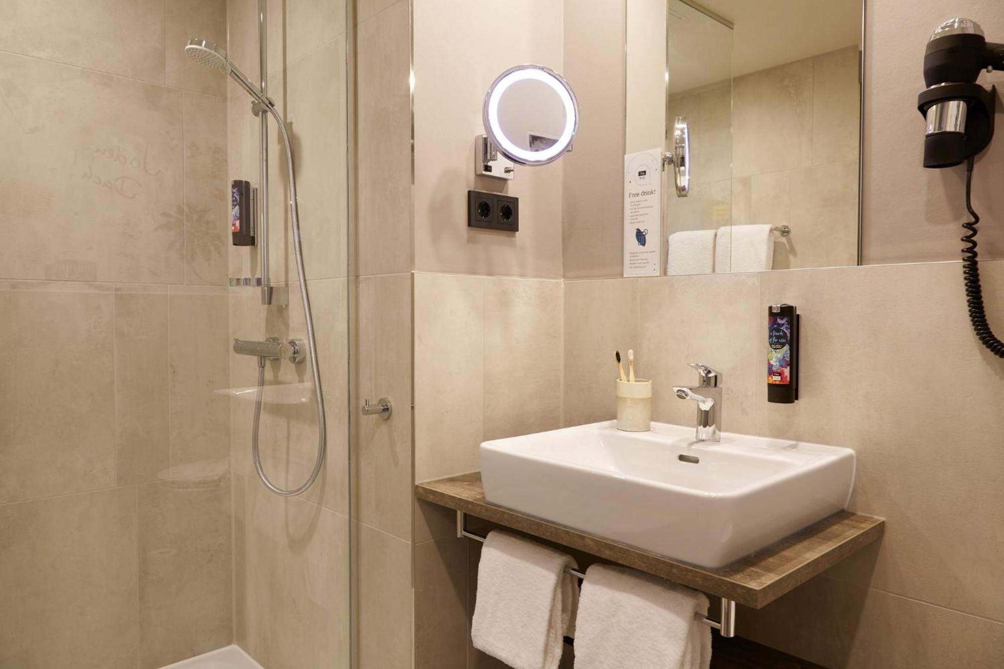 Holiday Inn - The Niu, Hub Dusseldorf Messe By Ihg Екстериор снимка